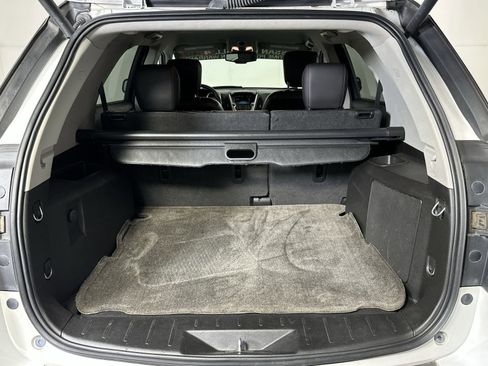 Used 2017 Chevrolet Equinox Premier w/ Enhanced Convenience Package FWD image 24