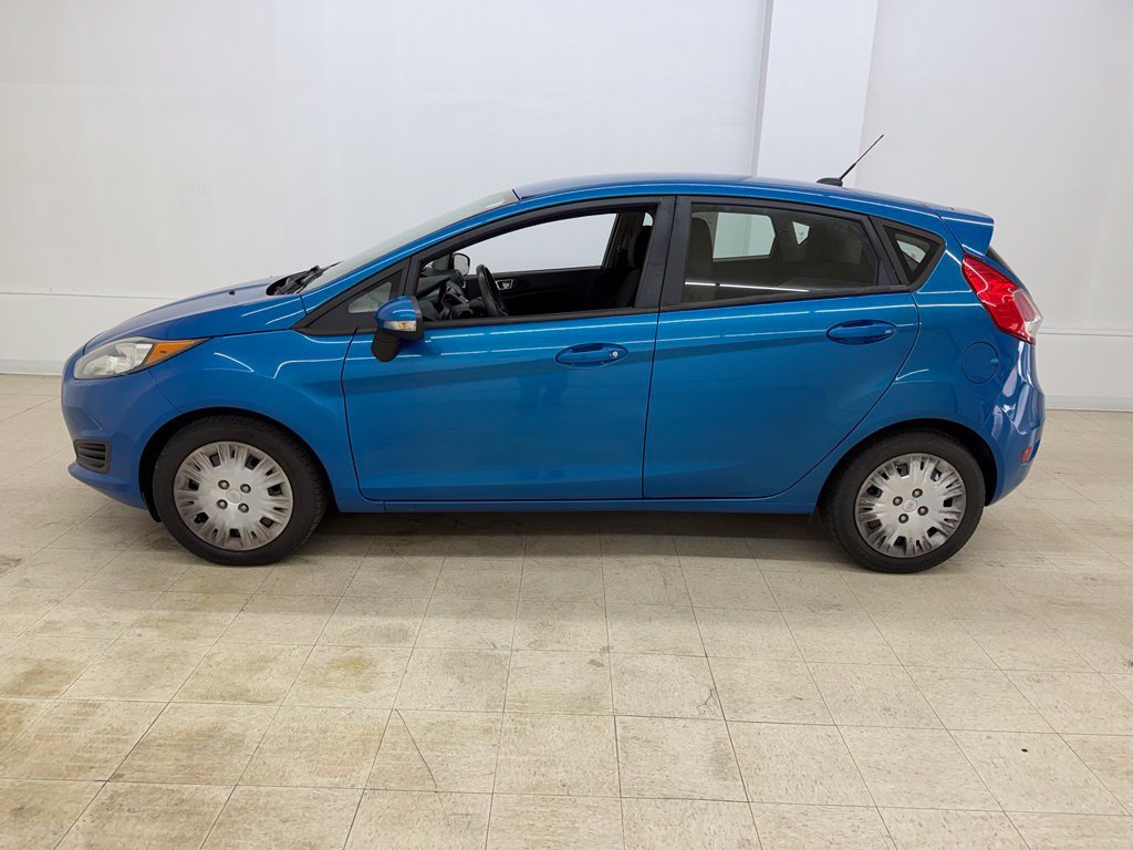 Used 2015 Ford Fiesta SE FWD image 2