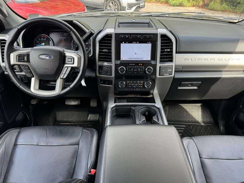 Used 2019 Ford F250 Lariat w/ Lariat Value Package AWD/4WD image 2