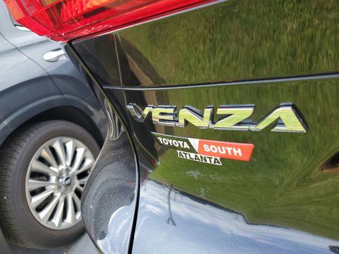 Used 2024 Toyota Venza Limited AWD/4WD image 6
