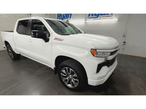 Used 2024 Chevrolet Silverado 1500 RST AWD/4WD image 2