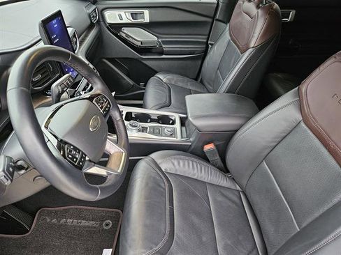 Used 2021 Ford Explorer Platinum w/ Equipment Group 601A image 10