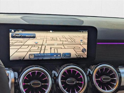 New 2025 Mercedes-Benz GLB 250 4MATIC image 11