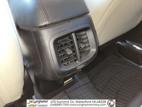 Used 2017 Jeep Cherokee Latitude w/ Safety/Convenience Group FWD image 21