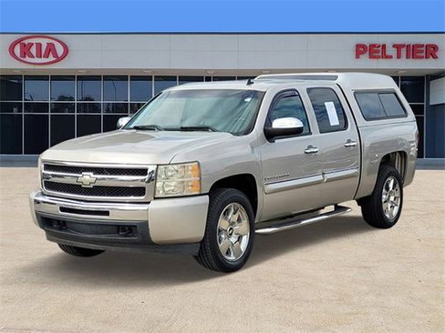 Used 2009 Chevrolet Silverado 1500 LT w/ Regional Value Package image 3
