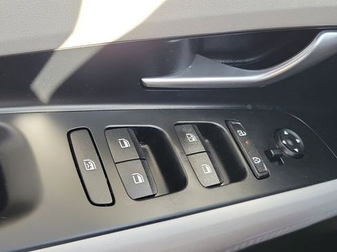 New 2026 Hyundai Elantra Limited FWD image 17