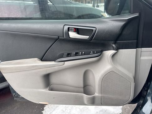 Used 2014 Toyota Camry LE image 9