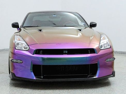 Used 2024 Nissan GT-R Premium w/ Premium Interior Package image 8