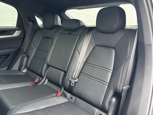 New 2026 Porsche Cayenne E-Hybrid Coupe AWD/4WD image 7