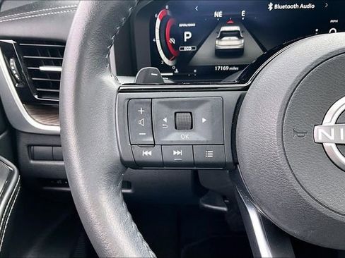 Certified 2024 Nissan Rogue Platinum w/ Platinum Premium Package FWD image 10