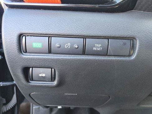 Used 2024 Nissan Sentra SV FWD image 14