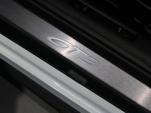 Certified 2022 Porsche 911 GT3 image 26