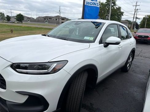 Used 2024 Honda HR-V LX image 3