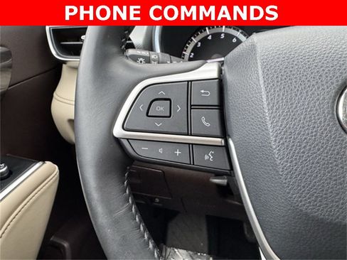 Certified 2022 Toyota Highlander Platinum image 31