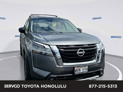 Used 2023 Nissan Pathfinder SL FWD image 1