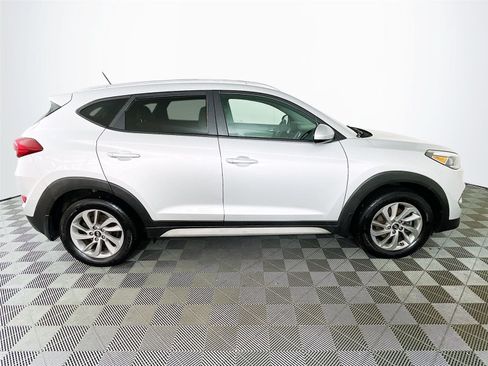 Used 2017 Hyundai Tucson SE w/ SE Popular Package 02 AWD/4WD image 10