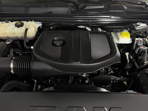 Certified 2025 RAM 1500 Big Horn AWD/4WD image 30