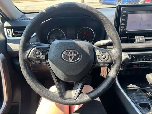 Used 2022 Toyota RAV4 LE image 20