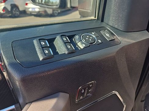 Used 2022 Ford F350 Platinum w/ Tremor Off-Road Package AWD/4WD image 10