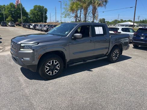 Used 2024 Nissan Frontier SL w/ Technology Package AWD/4WD image 3