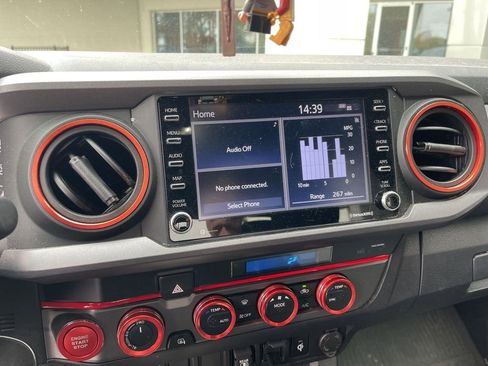 Used 2023 Toyota Tacoma TRD Sport image 6