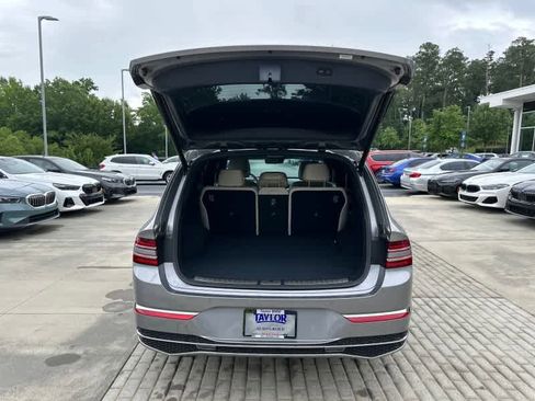 Used 2025 Genesis GV80 3.5T Prestige AWD/4WD image 11