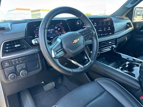 Used 2025 Chevrolet Tahoe Premier RWD image 15