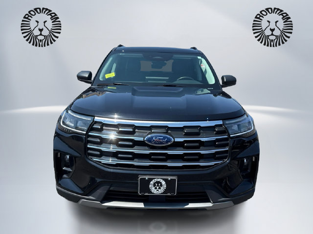 Used 2025 Ford Explorer Active w/ Active Comfort Package AWD/4WD image 2