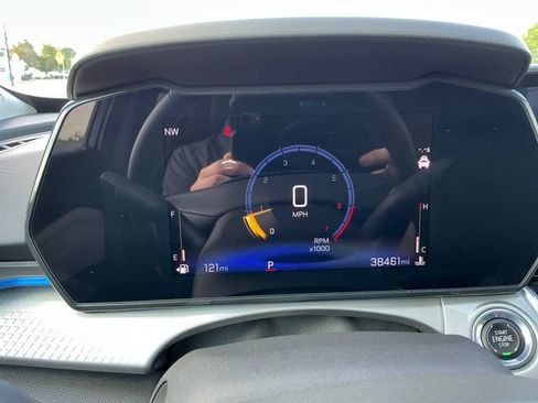 Used 2025 Chevrolet Trax LT w/ Driver Confidence Package FWD image 5