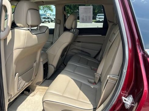 Used 2019 Jeep Grand Cherokee Overland AWD/4WD image 10