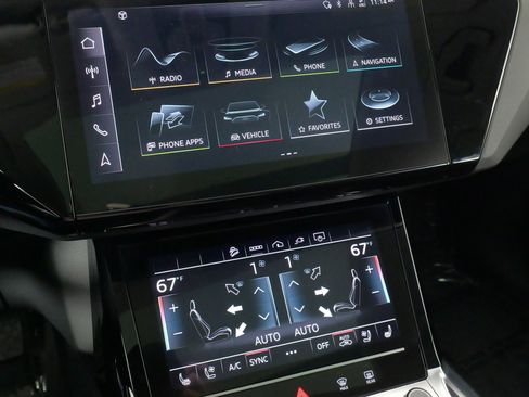 Used 2024 Audi Q8 e-tron Premium Plus w/ Premium Plus Package image 58