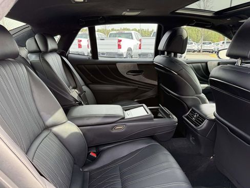 Used 2023 Lexus LS 500h AWD w/ Luxury Package image 17