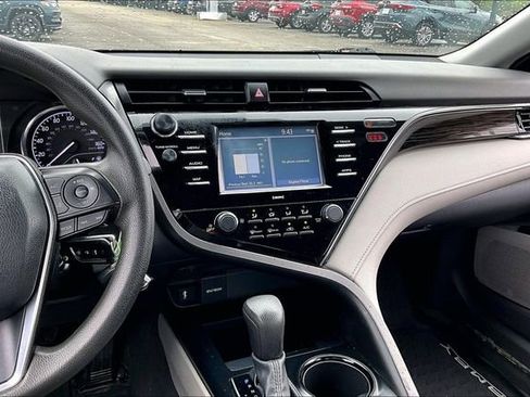 Used 2020 Toyota Camry LE FWD image 9
