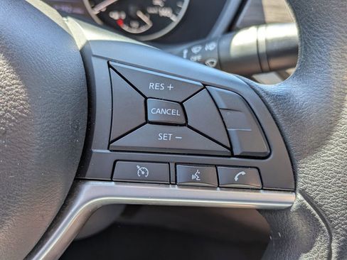 Used 2025 Nissan Altima 2.5 SV FWD image 16