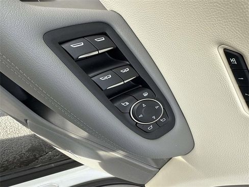 Used 2024 Cadillac XT6 Premium Luxury w/ Technology Package image 10