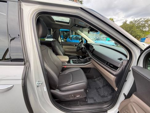 Used 2025 Kia Carnival SX FWD image 35
