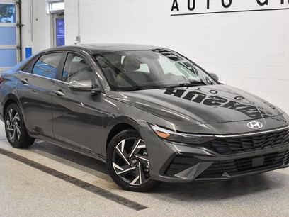 Used 2025 Hyundai Elantra Limited