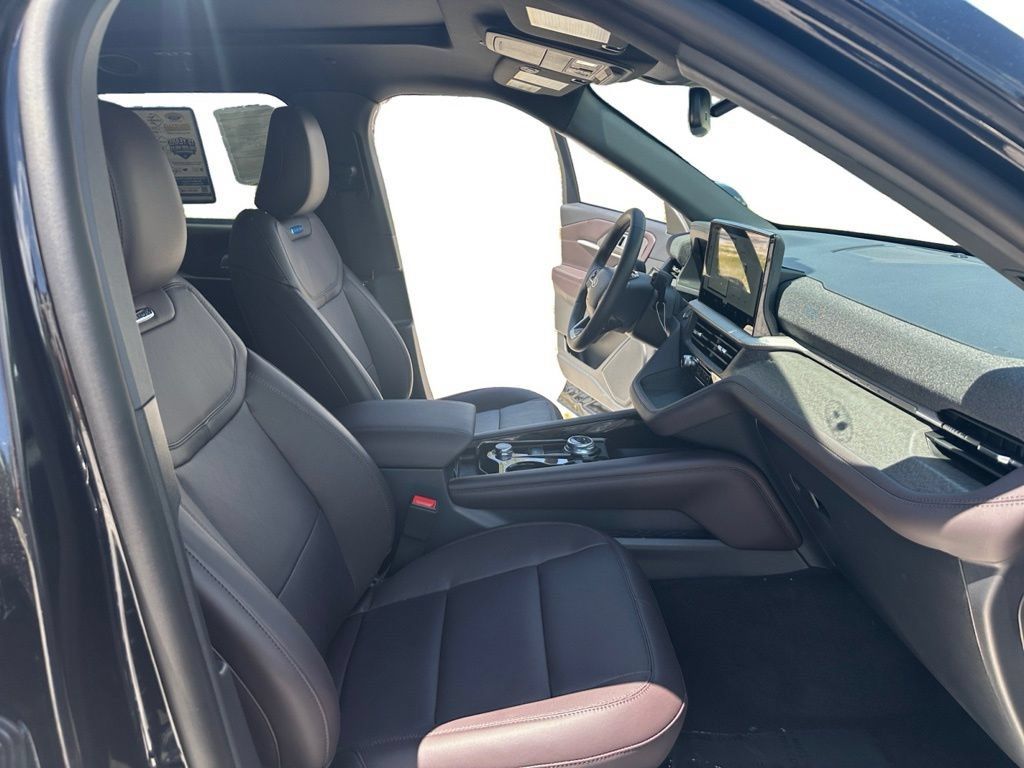 New 2026 Ford Explorer Platinum RWD image 18
