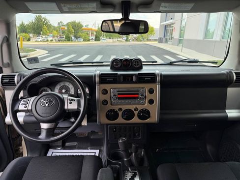 Used 2014 Toyota FJ Cruiser 4WD w/ Convenience Package image 37