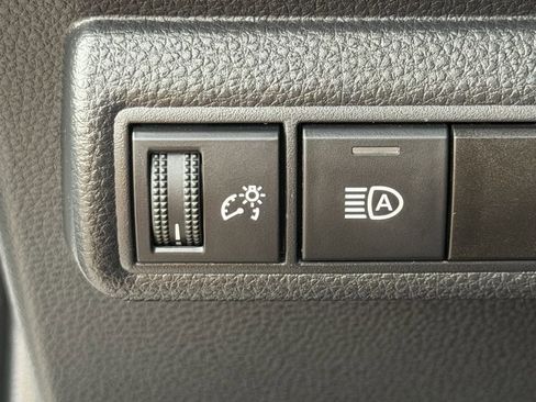 Used 2025 Toyota Corolla SE FWD image 25