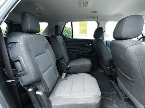 Used 2018 Chevrolet Traverse LT FWD image 28