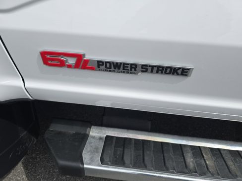 Used 2024 Ford F350 Lariat w/ Chrome Package image 16