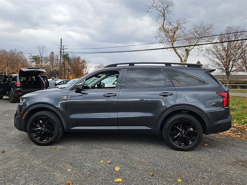 Certified 2022 Kia Sorento S w/ Panoramic Sunroof Package image 4