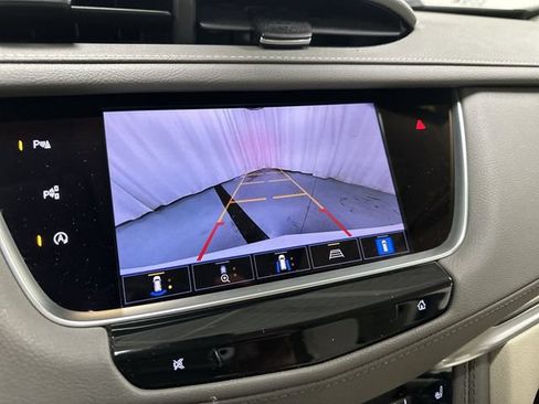 Used 2022 Cadillac XT5 Premium Luxury w/ Technology Package FWD image 12