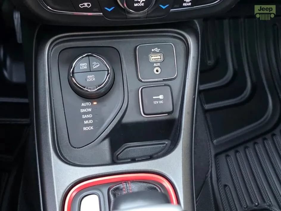 Used 2018 Jeep Compass Trailhawk w/ Leather Interior Group AWD/4WD image 31