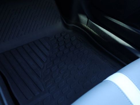 Used 2025 Toyota Camry SE image 27