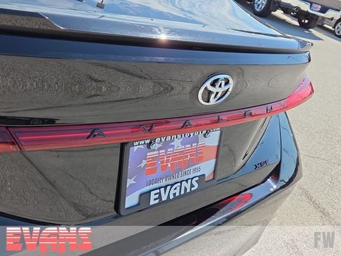 Used 2020 Toyota Avalon XSE w/ All Weather Liner Package FWD image 4