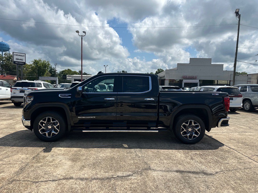 Used 2025 GMC Sierra 1500 SLT w/ SLT Premium Plus Package AWD/4WD image 3