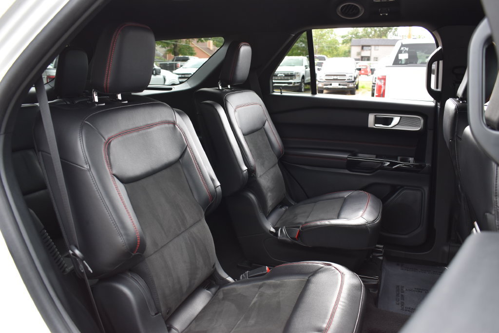 Used 2023 Ford Explorer ST-Line AWD/4WD image 30