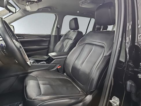 Used 2021 Jeep Grand Cherokee L Limited AWD/4WD image 6